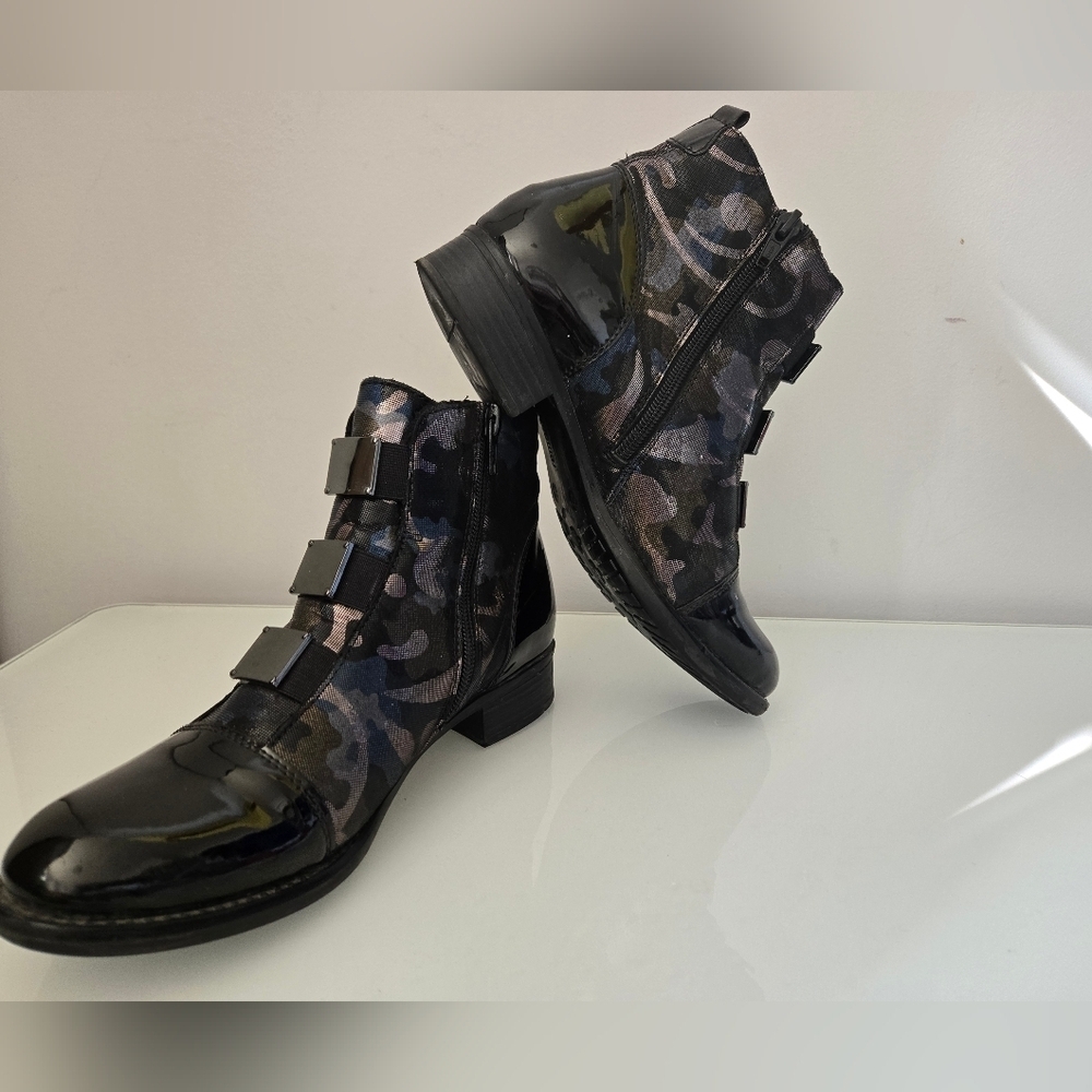 REMONTE Patent Leather Ankle Booties - Blue /Silver Camo,Mirrored Plates. 6.5-7